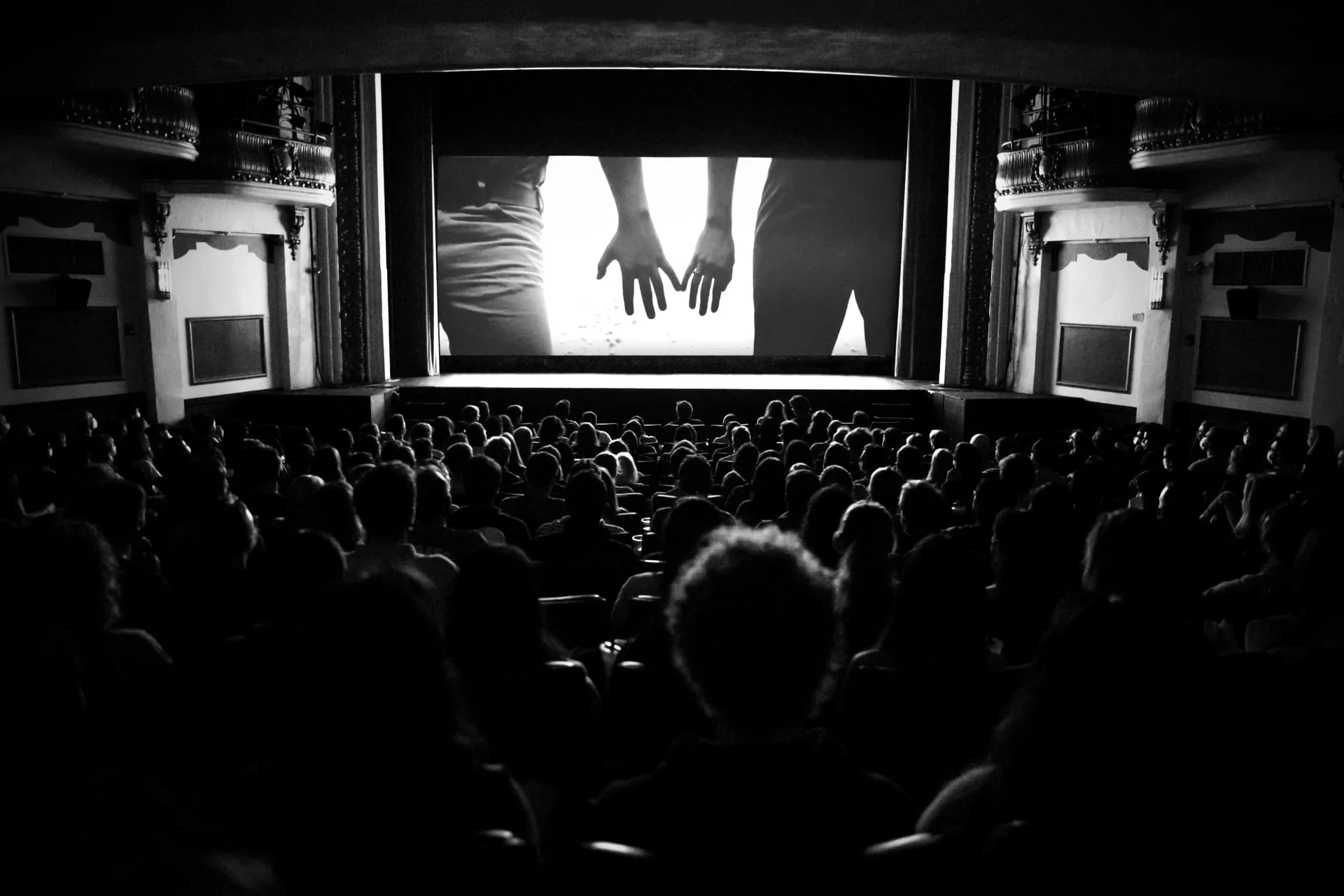 Conformation image/son et mixage audio pour diffusion TV et cinéma