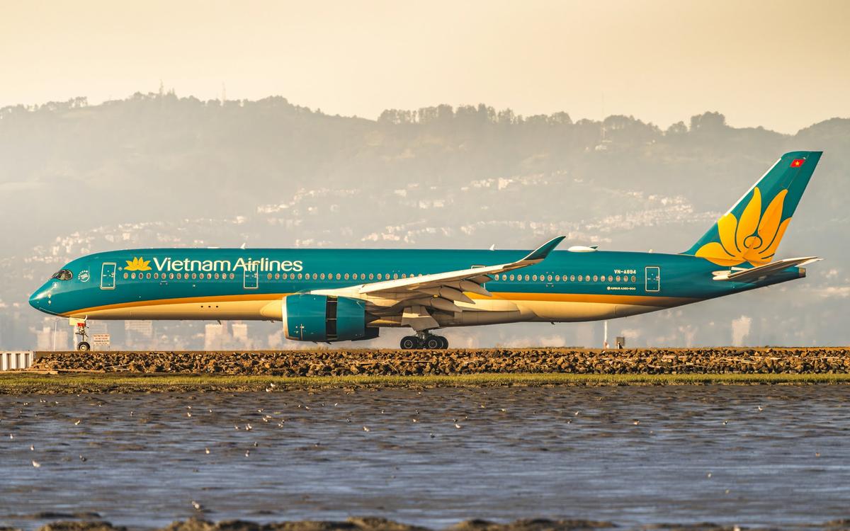 Best Time to Book Sydney to Vietnam Flights