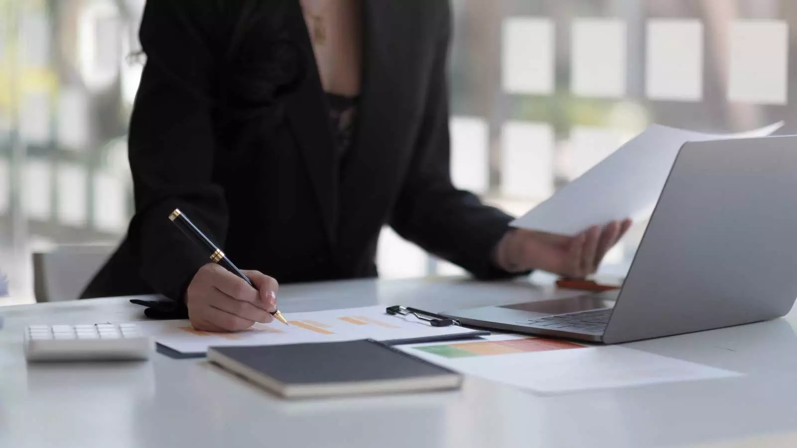 Strategies for using AI demand forecasting in manufacturing industry