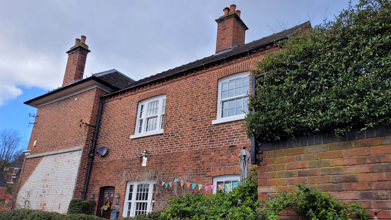 Top 5 Signs Your Home Needs New Cavity Wall Insulation