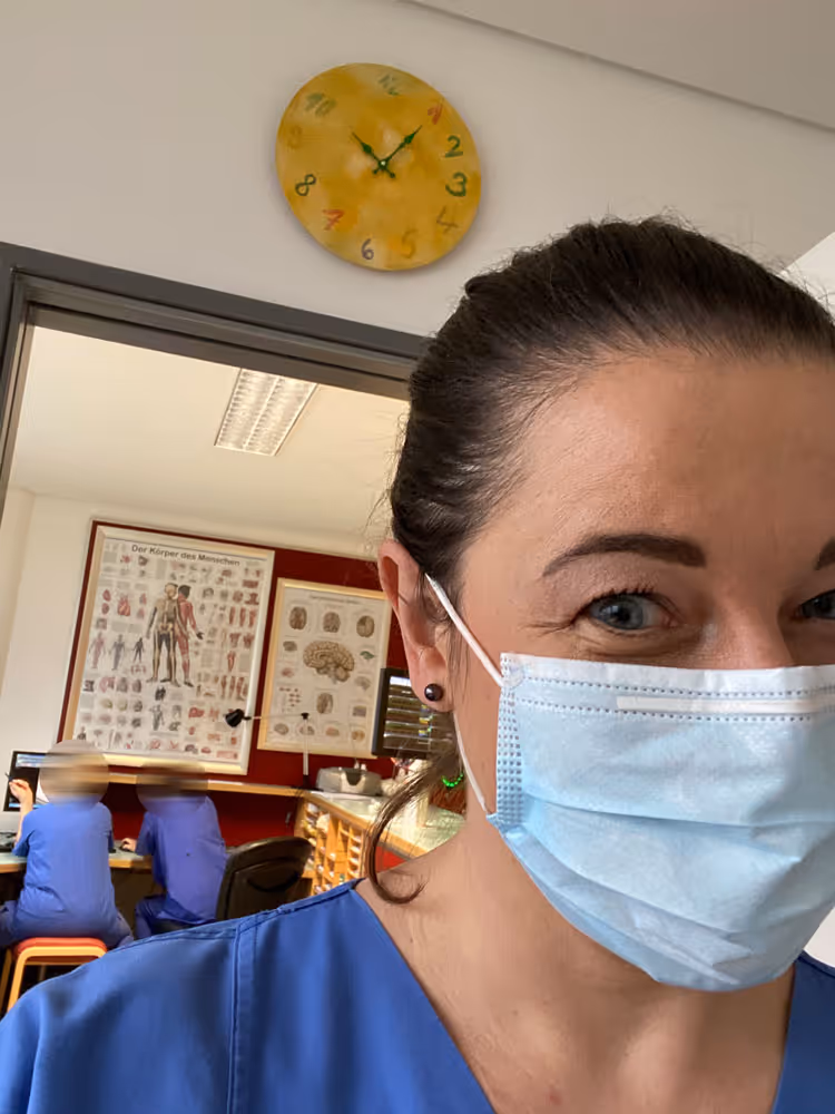 Julia, unsere Science Managerin und Anästhesie-Expertin