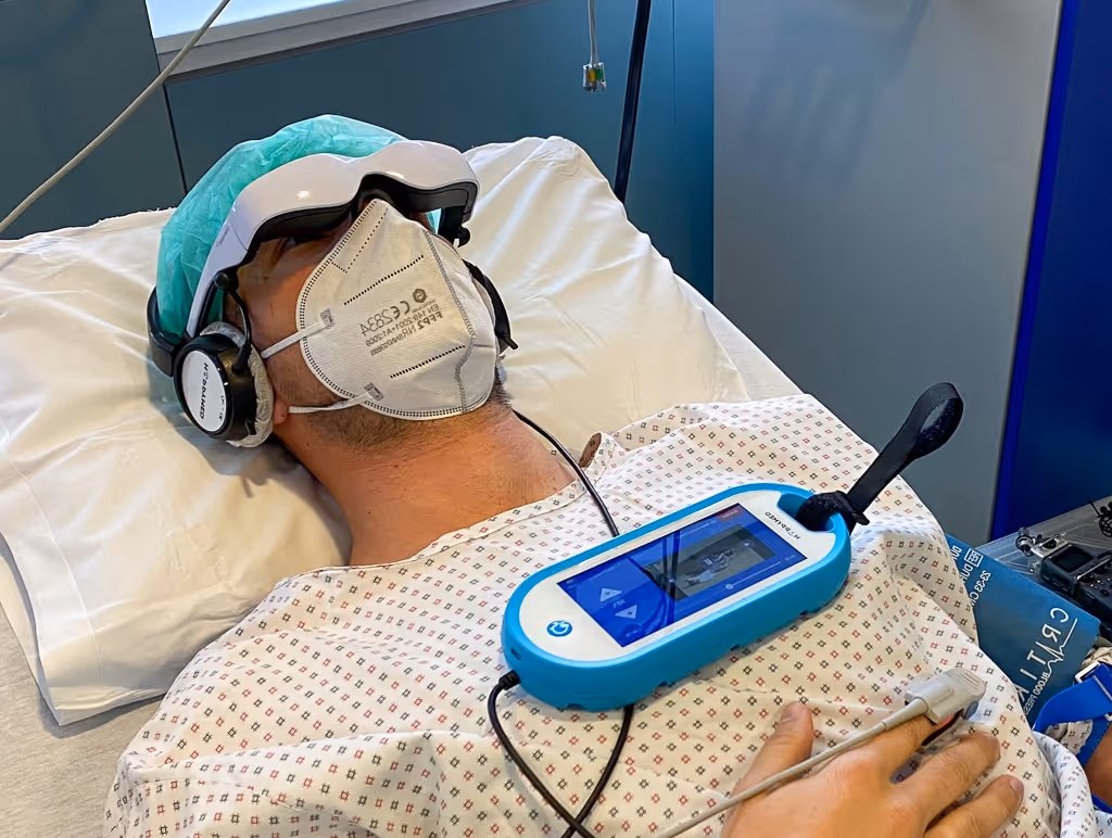 Hüft OP oder Knie OP ohne Vollnarkose und mit HappyMed Videobrille zur Ablenkung - Hüft OP oder Knie OP ohne Vollnarkose und mit HappyMed Videobrille zur Ablenkung