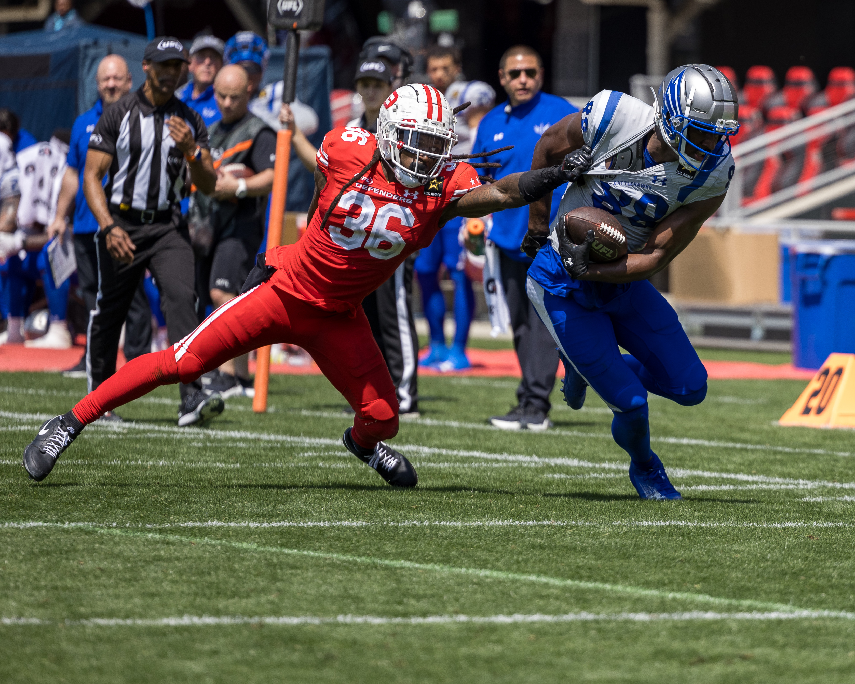 St. Louis Battlehawks Overcome DC Defenders at Audi Field