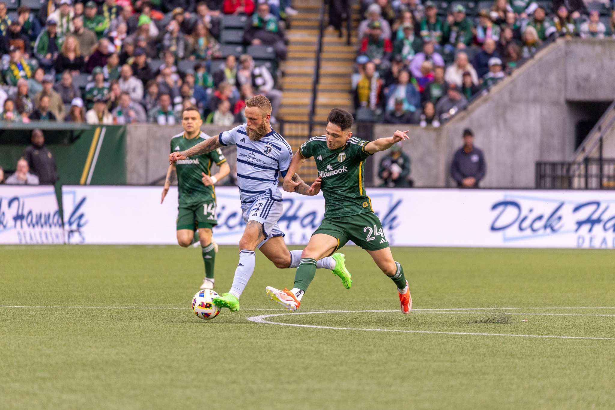 Portland Timbers Secure Victory Over Sporting Kansas City with Strong Performances from Mora and Evander
