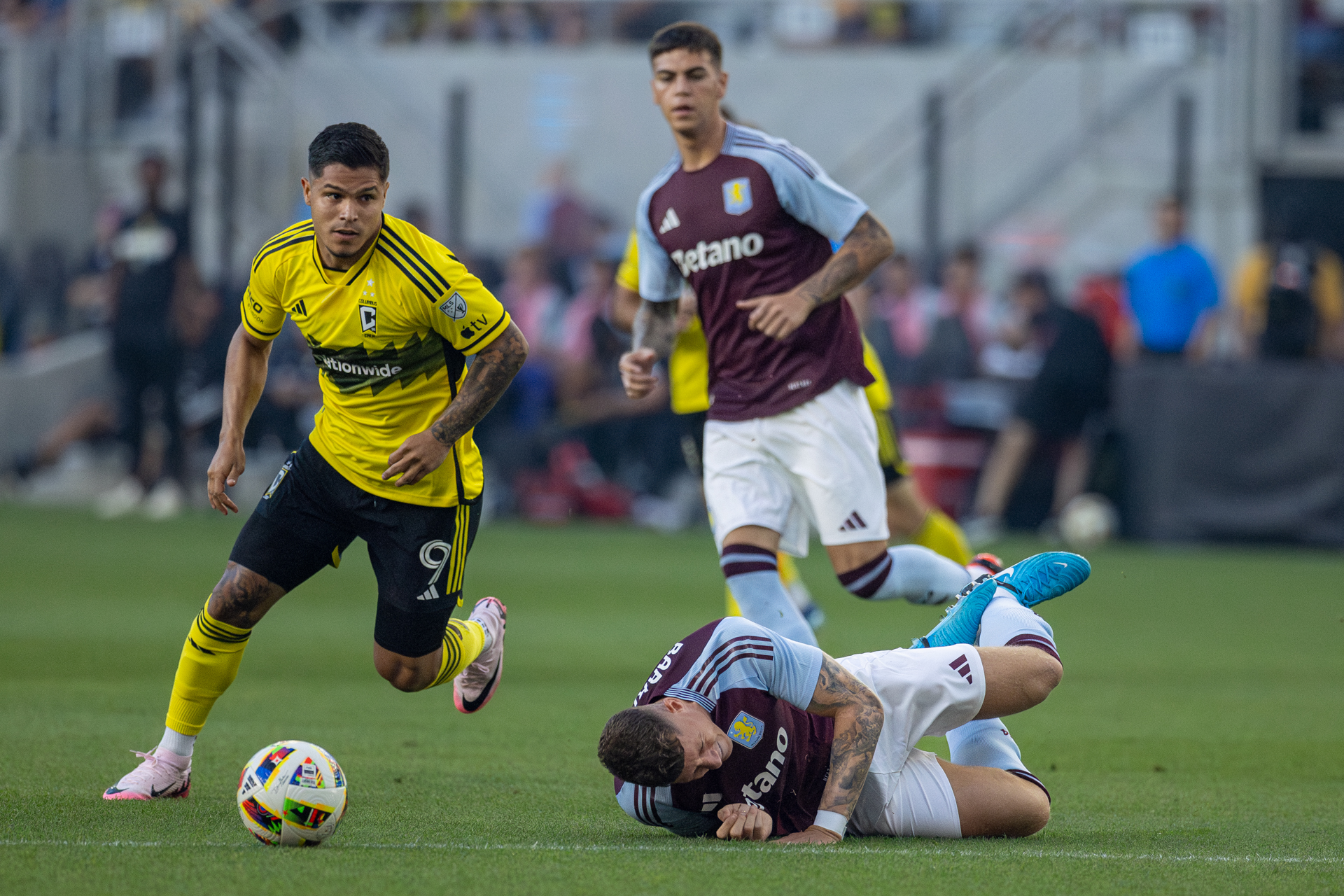 Columbus Crew Dominates Aston Villa 4-1 in Leagues Cup Showcase