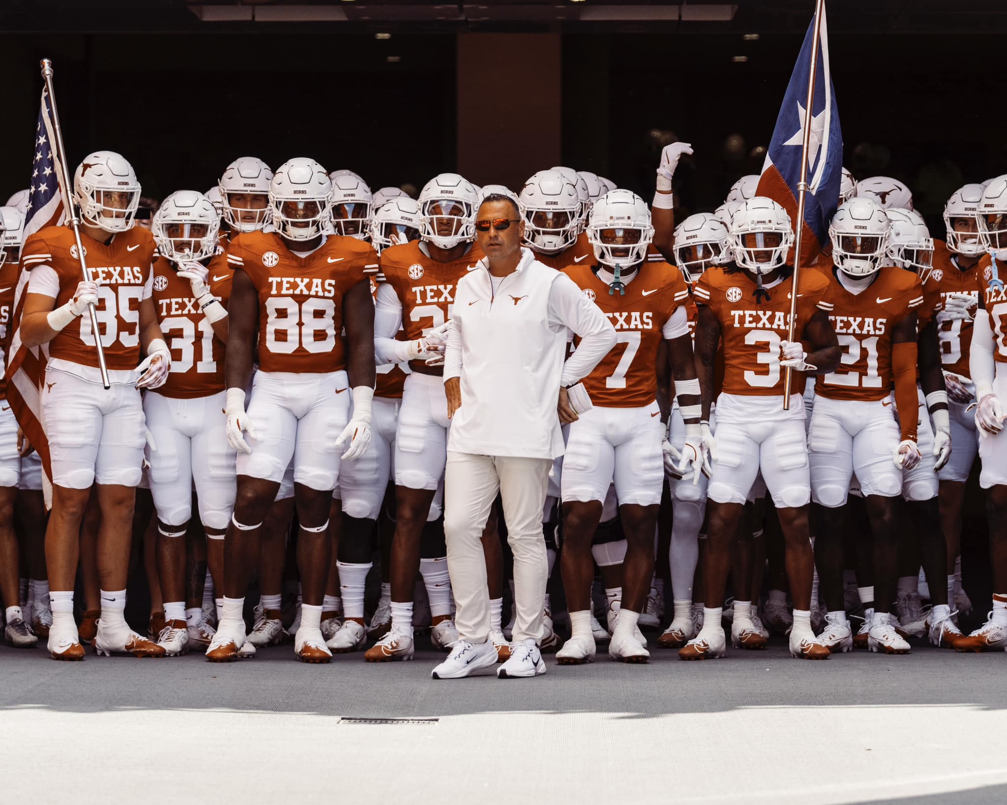Texas Longhorns’ Quarterback Decision Looms Ahead of Mississippi State Clash
