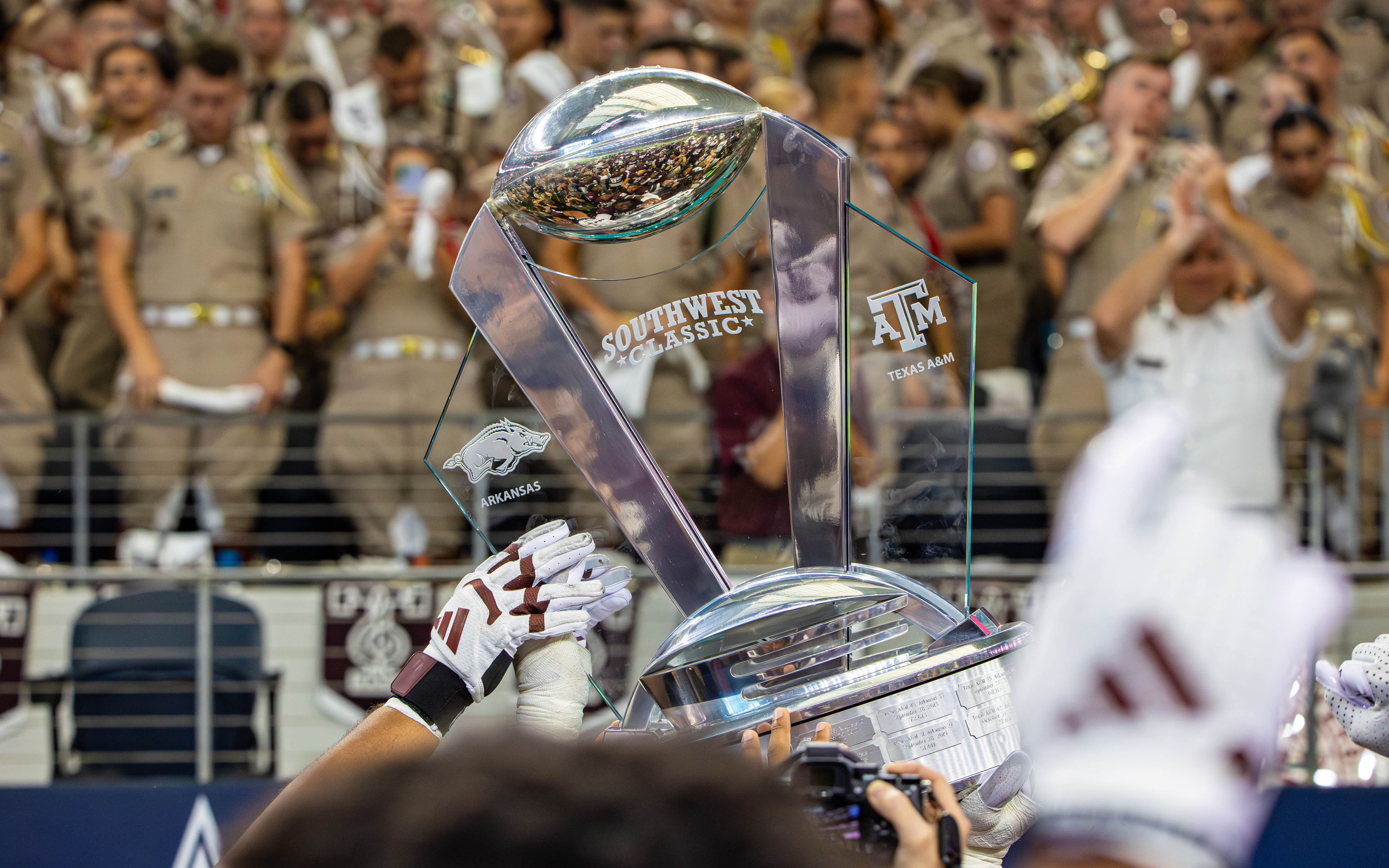 Texas A&M Secures Gritty Victory Over Arkansas in Final Southwest Classic at AT&T Stadium