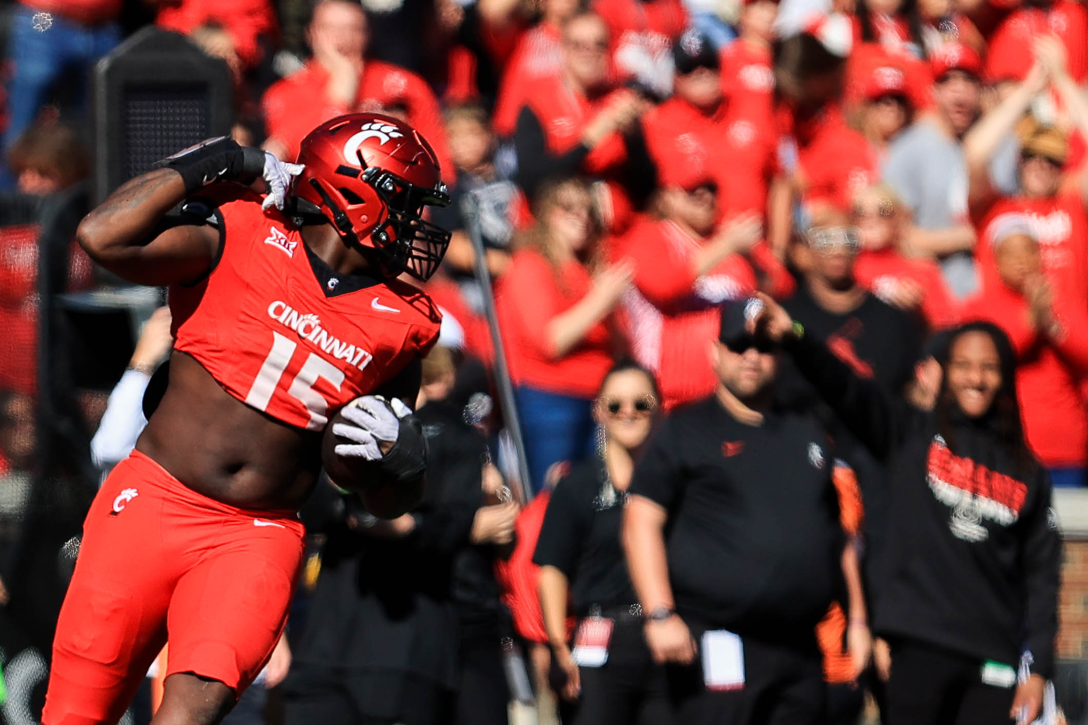 Cincinnati Bearcats Hold Off Arizona State for Homecoming Victory