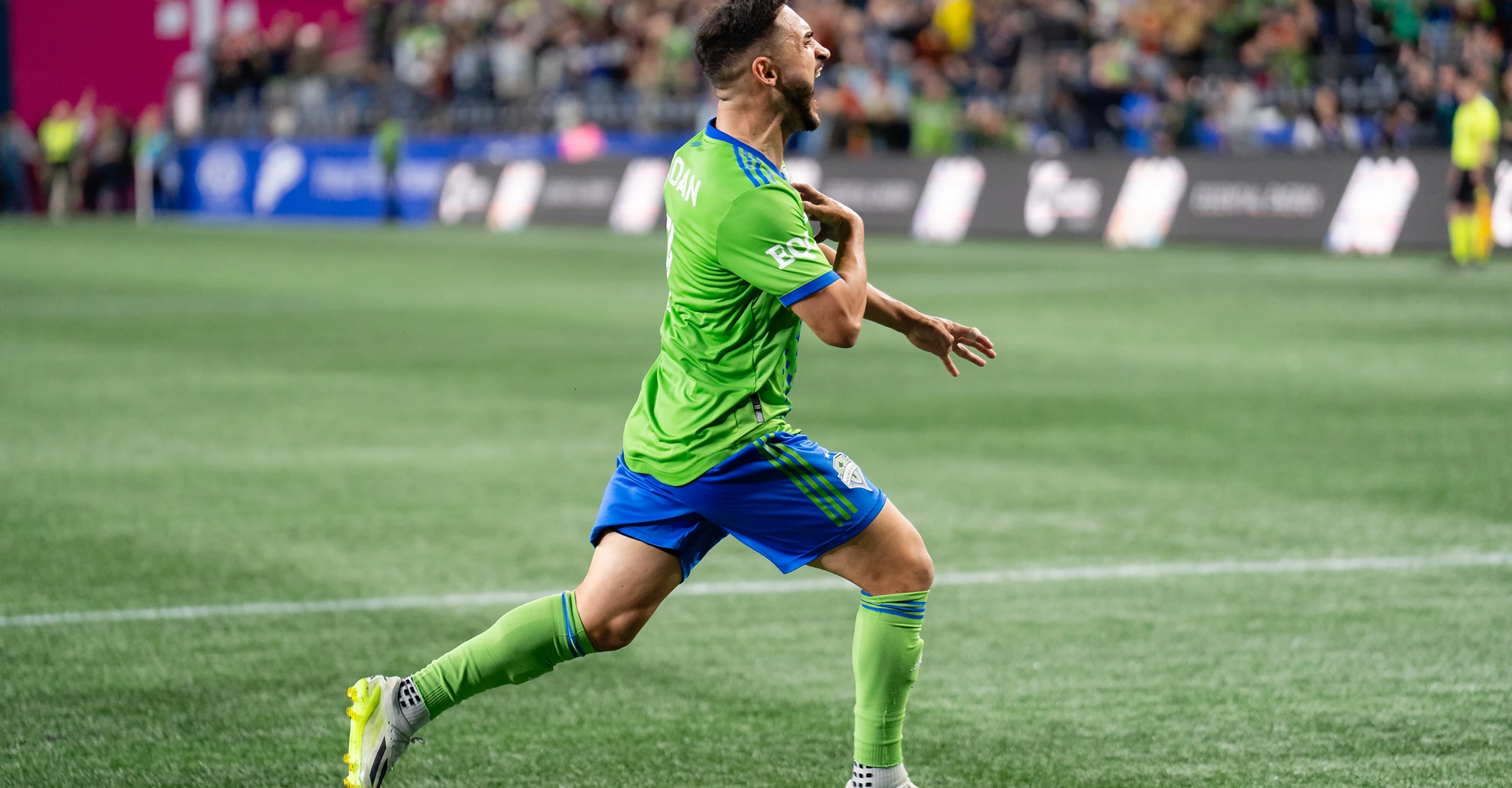 Seattle Sounders Edge Out LA Galaxy in Thrilling Victory