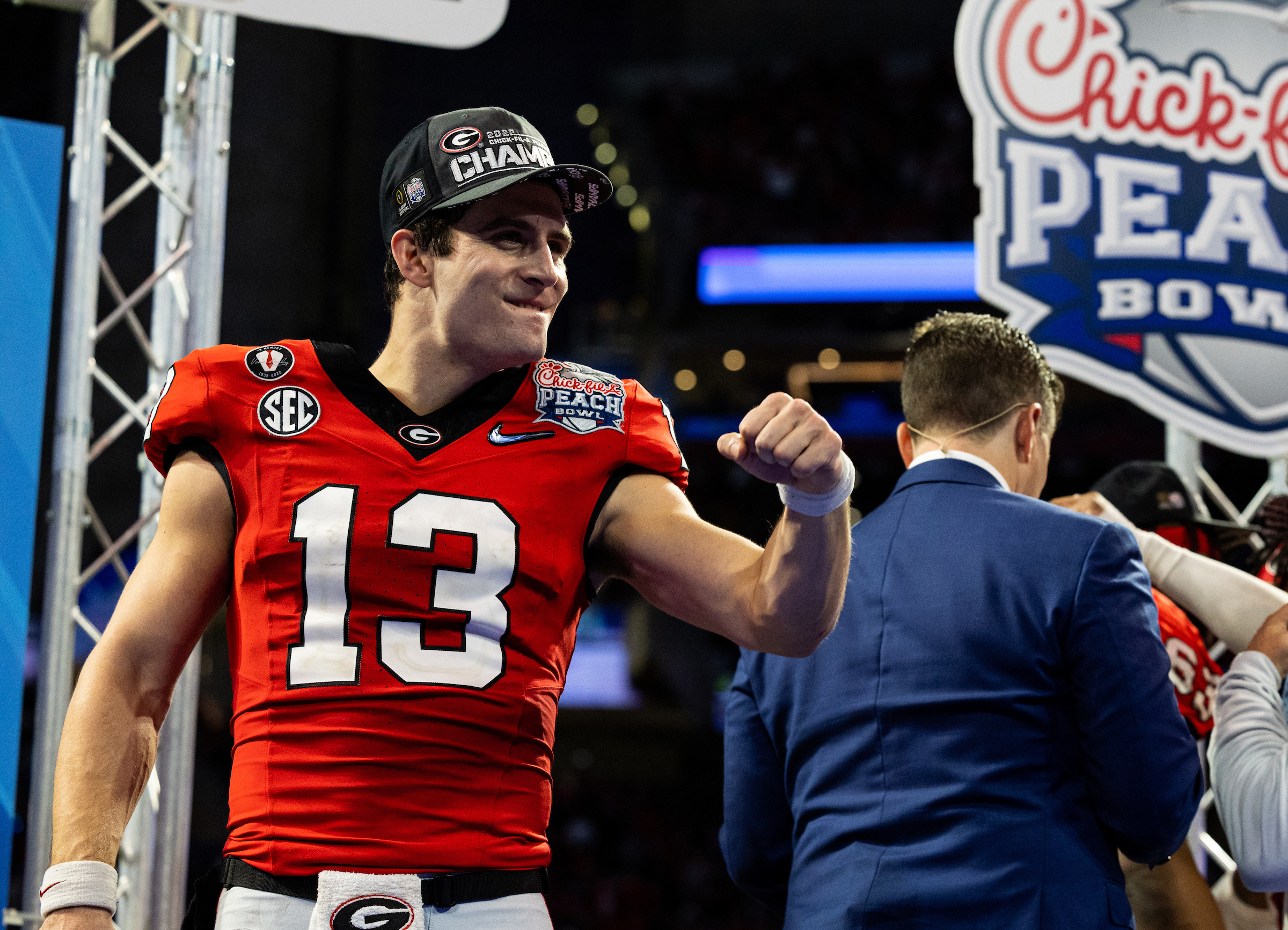 Georgia Bulldogs Display Unyielding Resilience in Thrilling Peach Bowl Victory