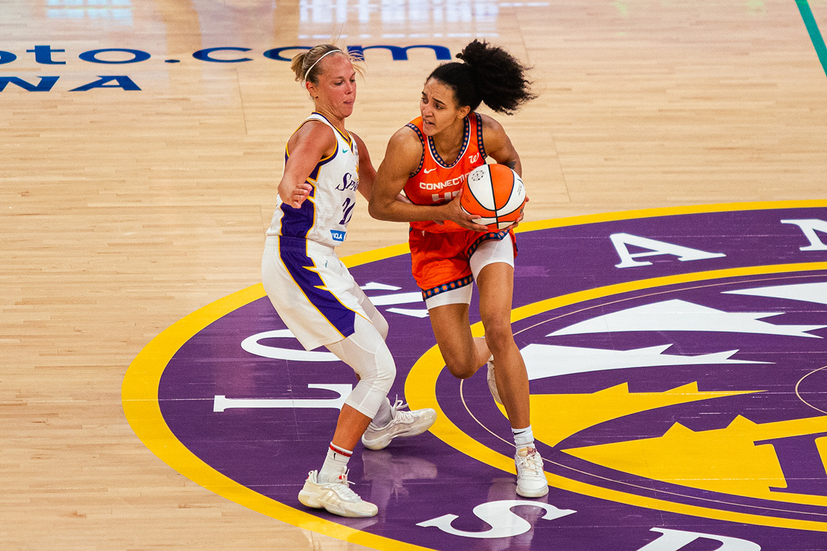 Sparks Surge Past Sun with Balanced Attack, Extend Win Streak to Four