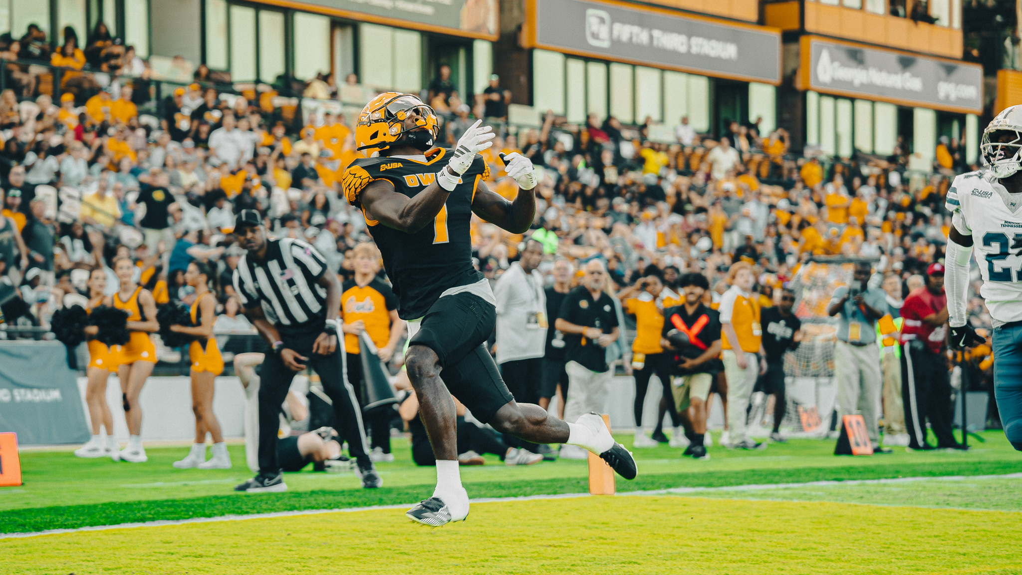 Owls Blast Off Early, Hang On Late in CUSA Opener