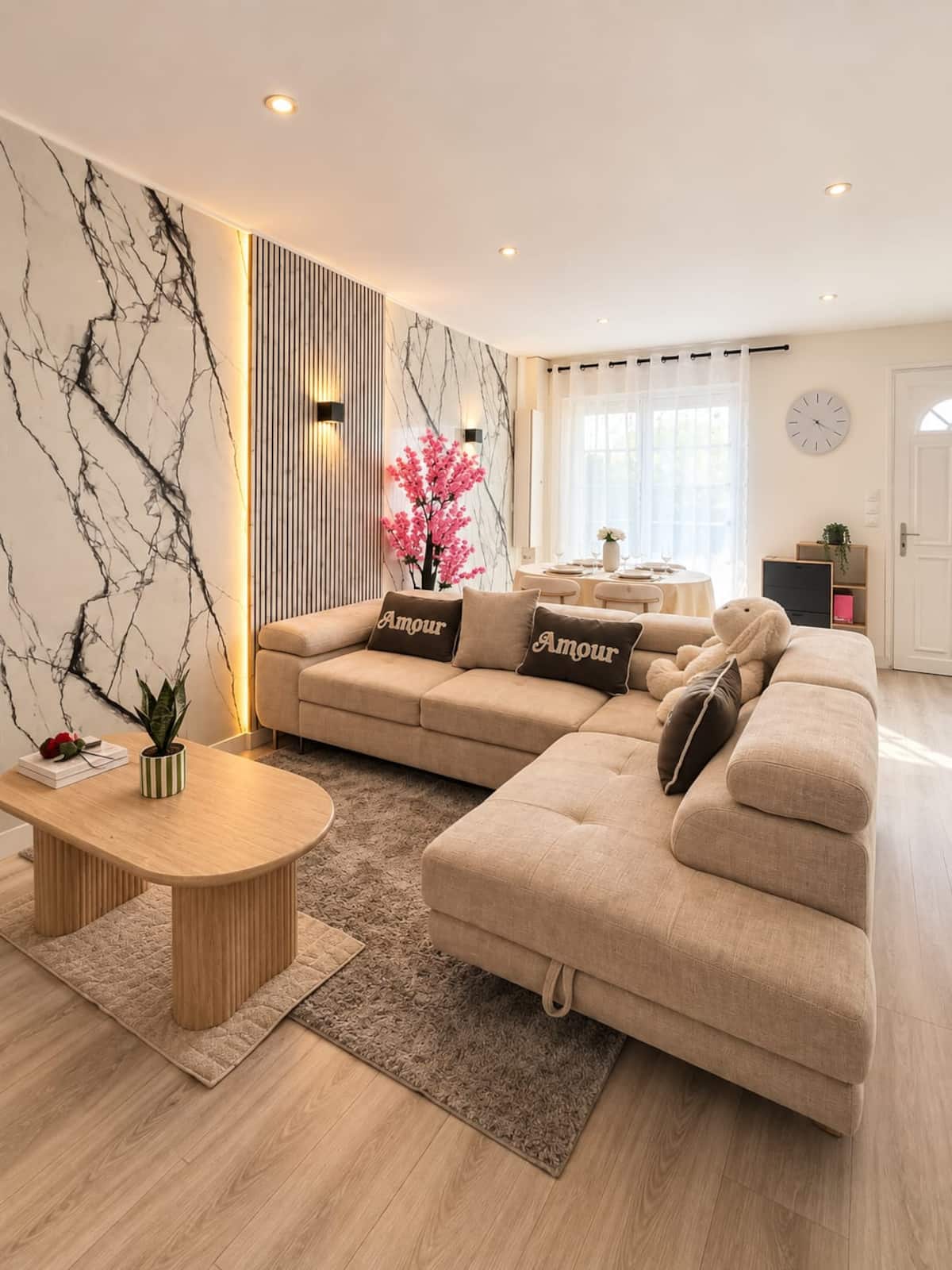 Salon lumineux de la maison avec jacuzzi à Villeparisis