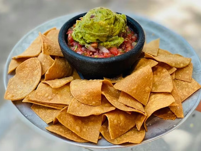Guacamole & Pico