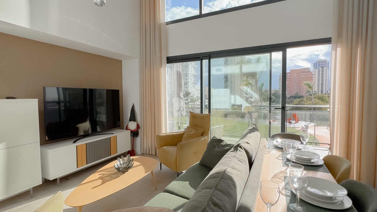 Duplex Sunrise Tower - Modern Kitchen