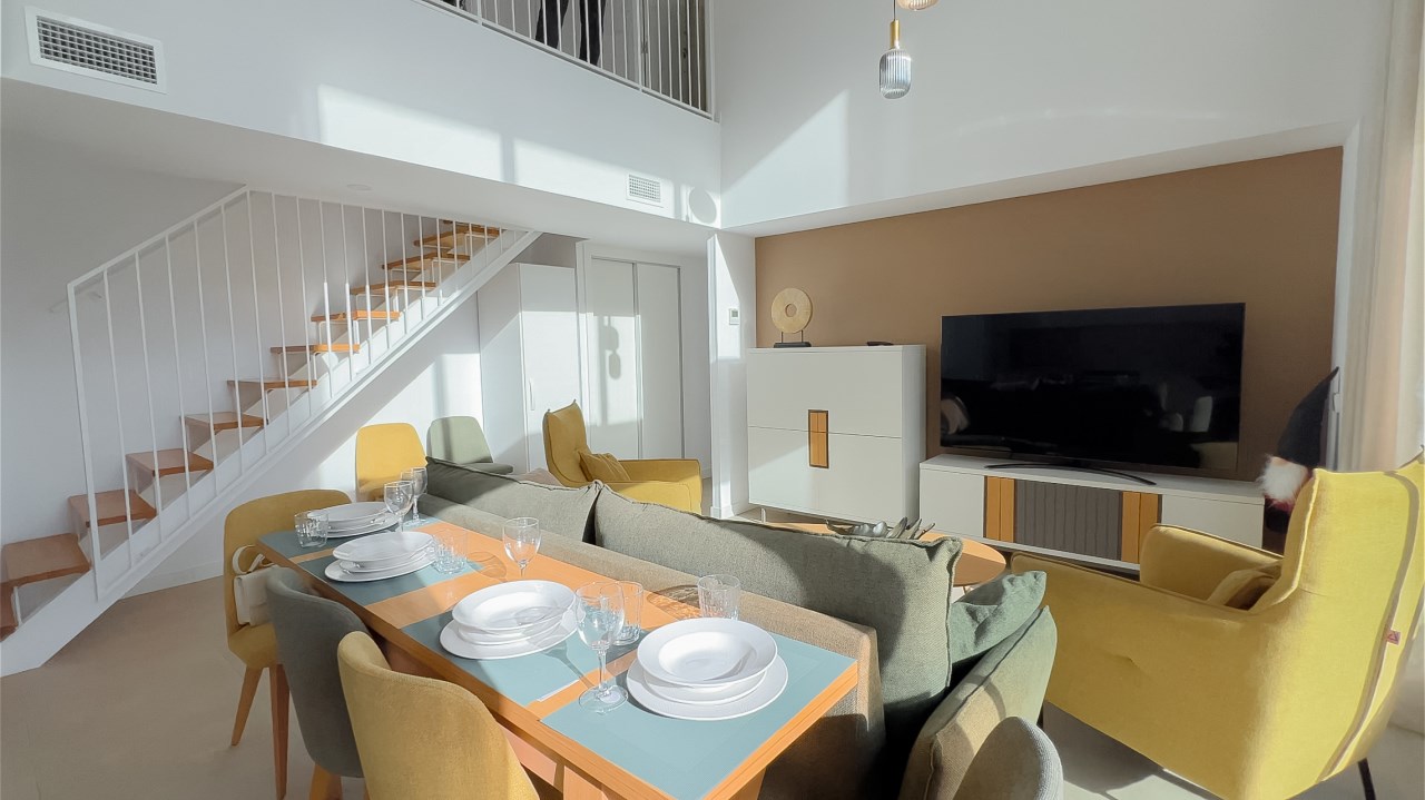 Duplex Sunrise Tower - Master Bedroom