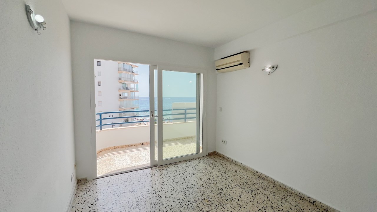 Frontline Apartment Calpe - Kitchen Area