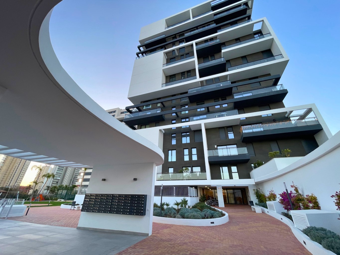 Duplex Sunrise Tower - Entrance Lobby