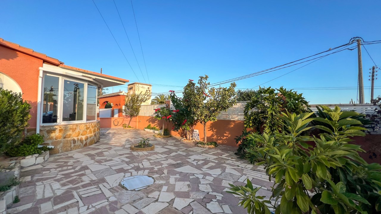 Renovated Villa with Pool & Garden for Sale in Calpe | Costa Blanca