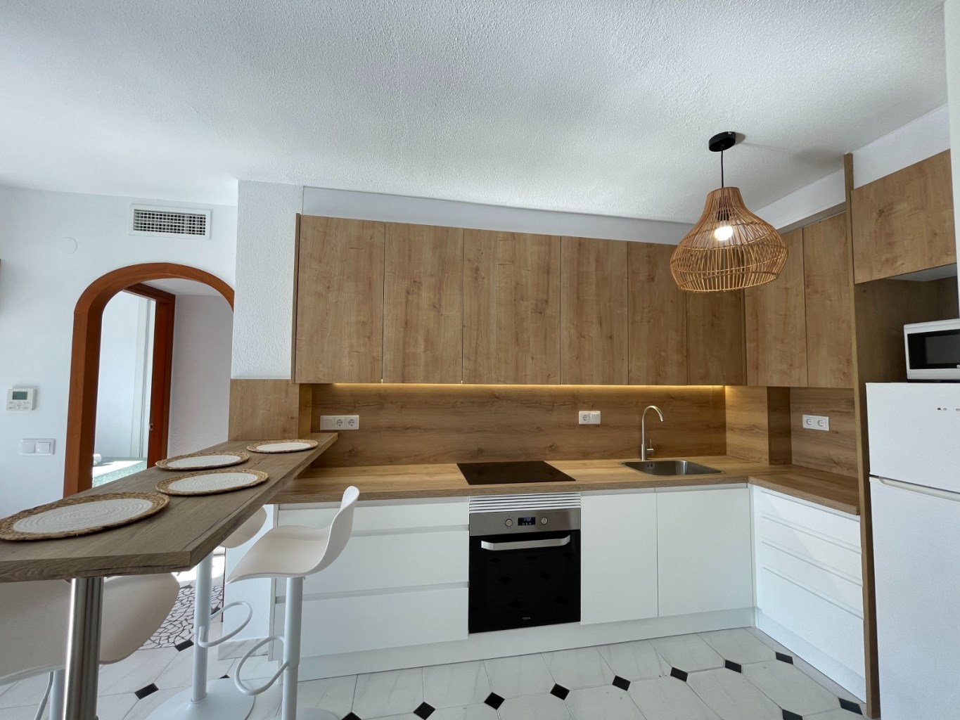 Renovated 65 m² apartment with terrace and pool near Arenal Beach in Calpe - Photo 10