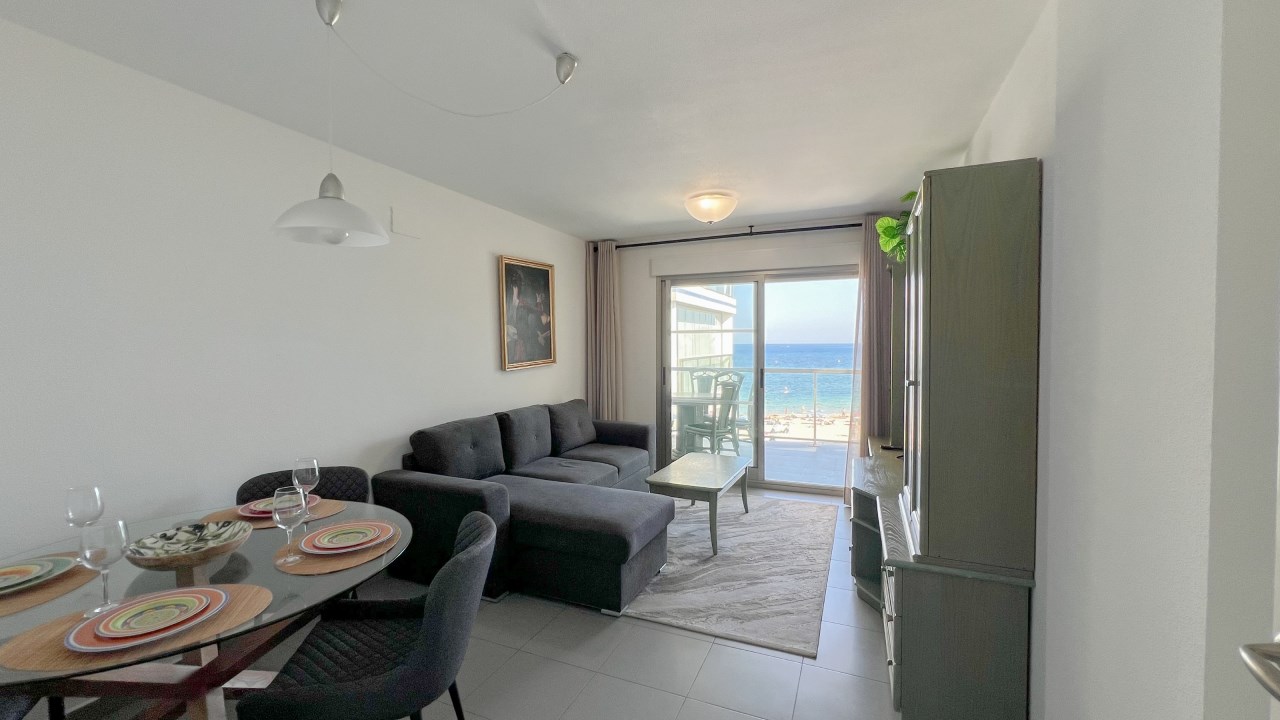 Luxury Seaside Apartment with Sea Views - Move-In Ready - Photo 4