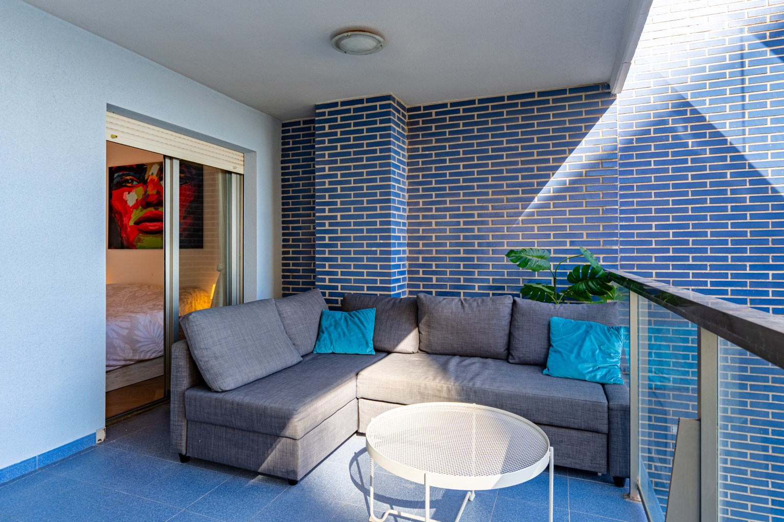 Renovated Apartment on the Frontline of La Fossa Beach, Calpe, with Panoramic Sea and Peñón de Ifach View - Photo 3