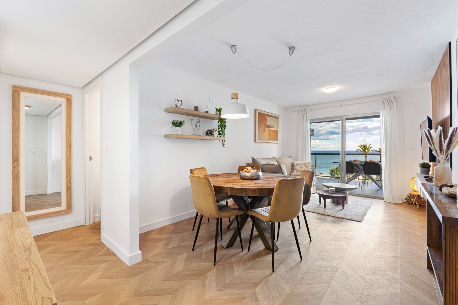 Renovated Apartment on the Frontline of La Fossa Beach, Calpe, with Panoramic Sea and Peñón de Ifach View - Photo 10