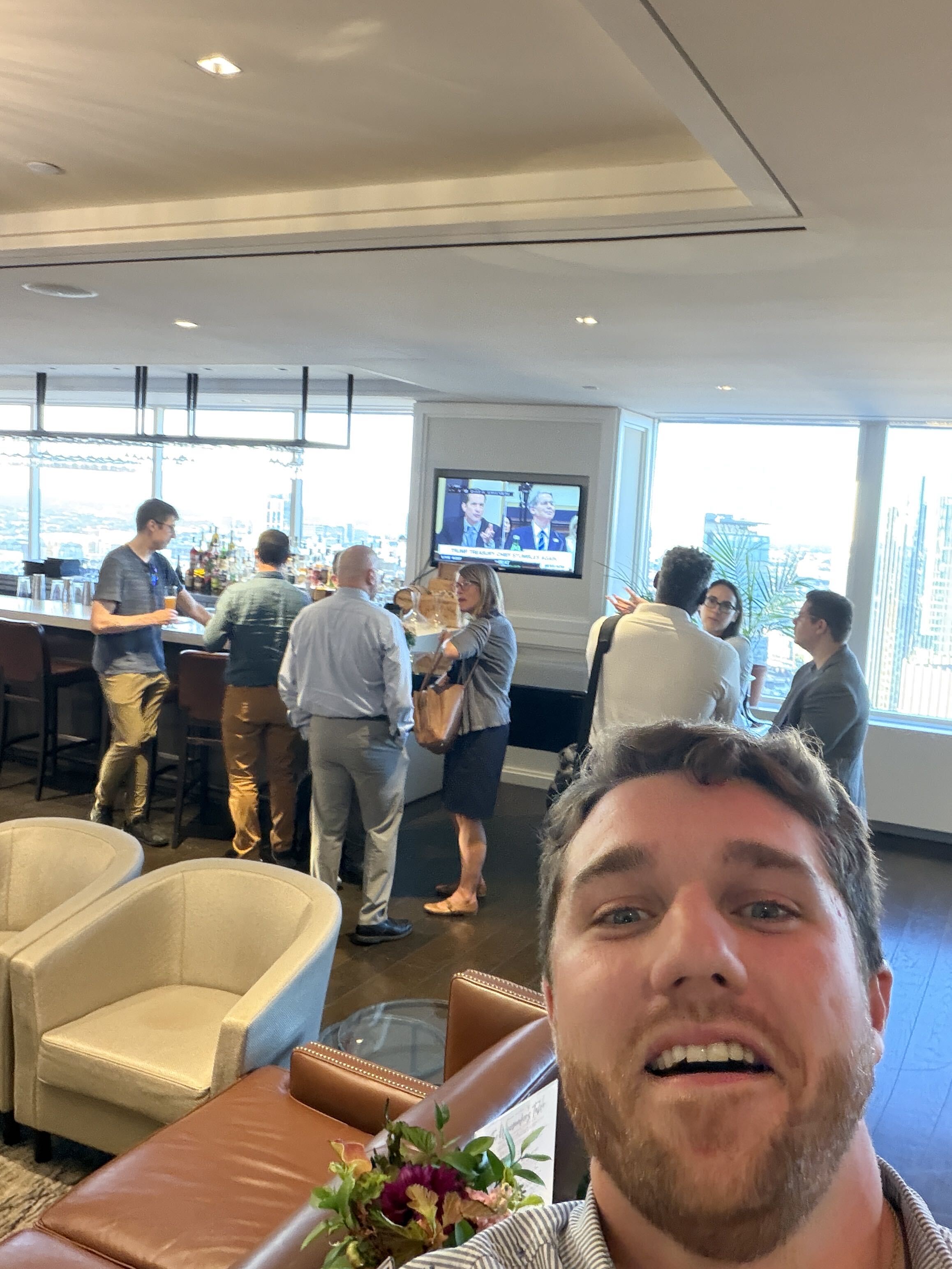Guests arriving at the UMass Club lounge for the VVM alumni networking night