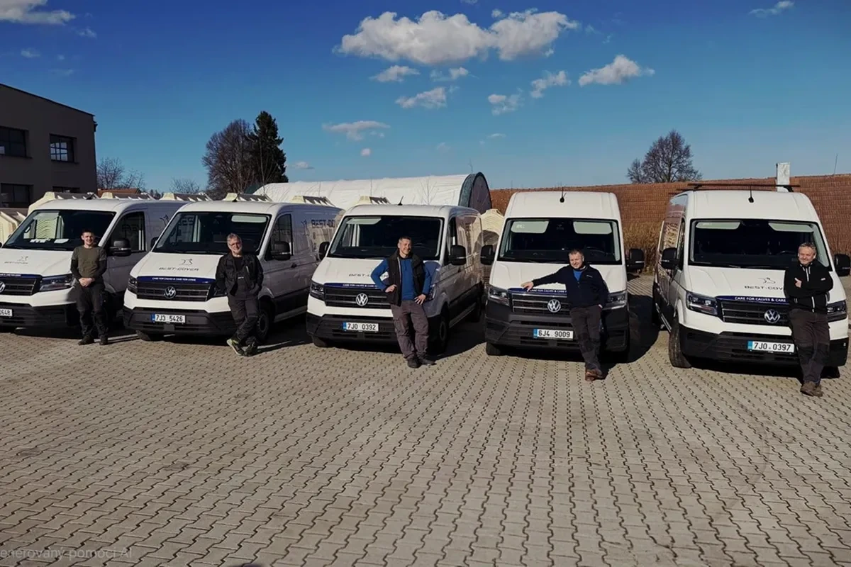 Servisní technici u vozového parku Best-Cover