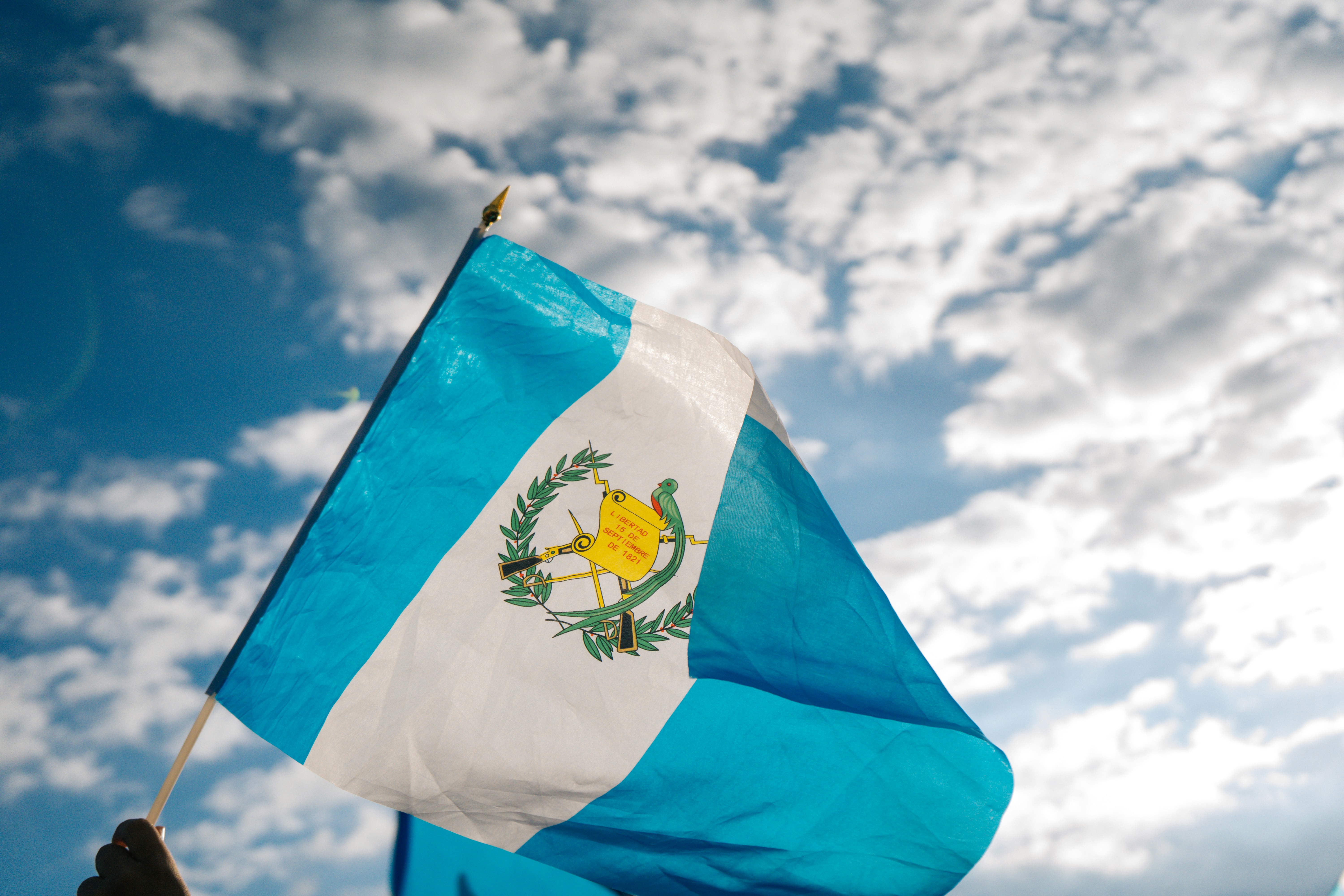 Envía Dinero a Guatemala el Mismo Día: Las 6 Opciones Más Rápidas desde EE. UU. (2026)