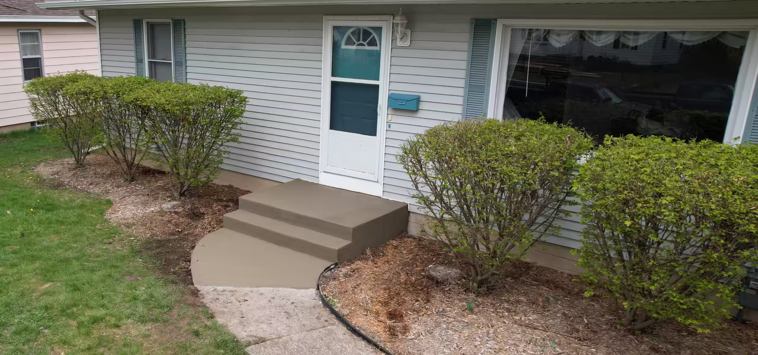 Concrete steps poured by Pro Concrete Services in Grand Rapids, MI