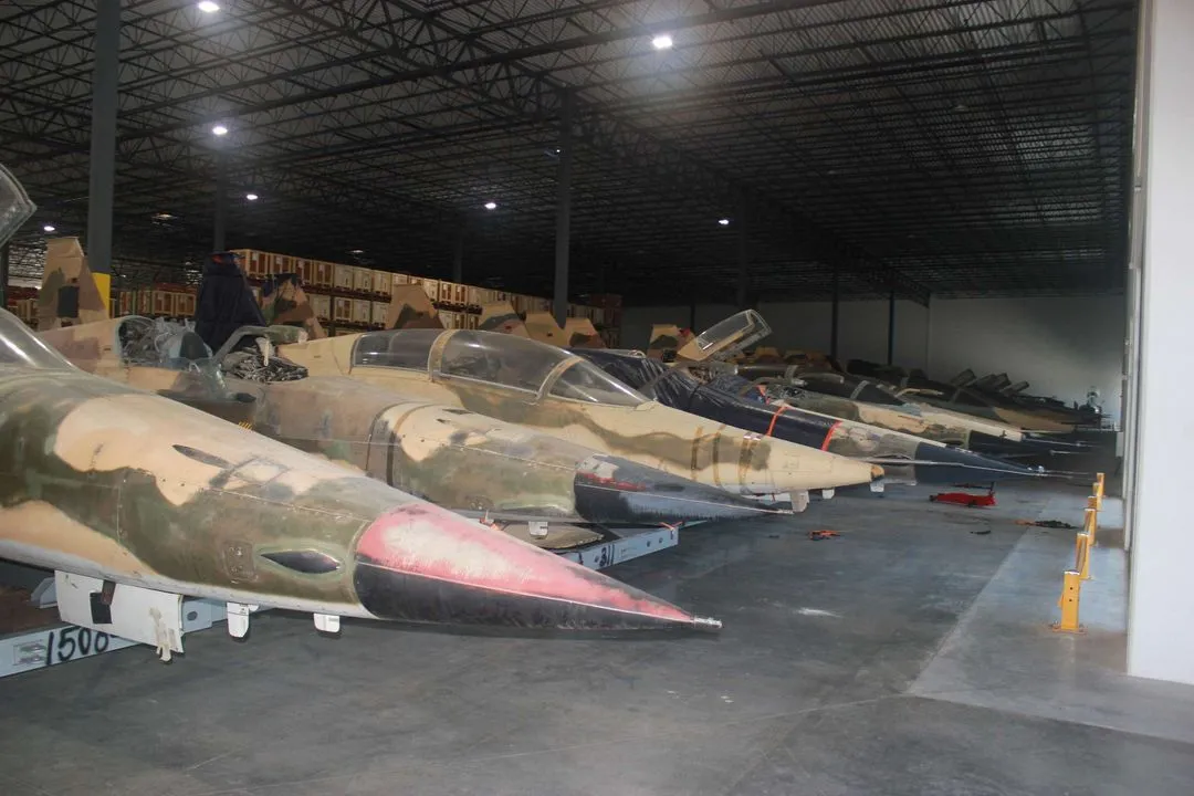Jets lined up