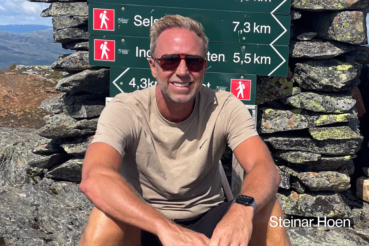 Steinar Hoen er brillefri og kan nyte turer i naturen med naturlig og varig godt syn etter PRESBYOND laserbehandling hos OSLO SYN