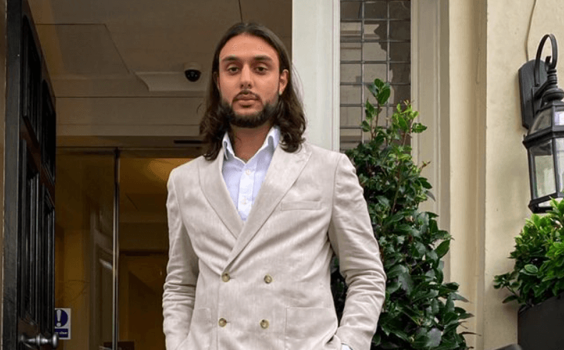 Portrait of Kamil Sattar, ecommerce educator known as The Ecom King