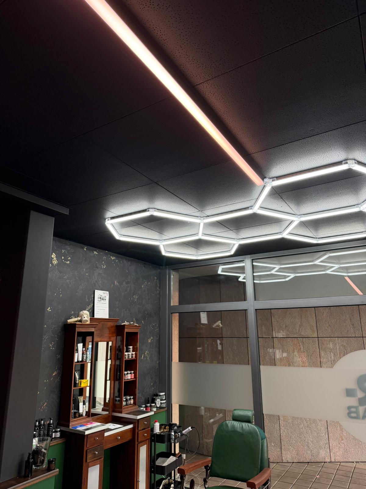R-LAB Salon - Finitions bois et mur