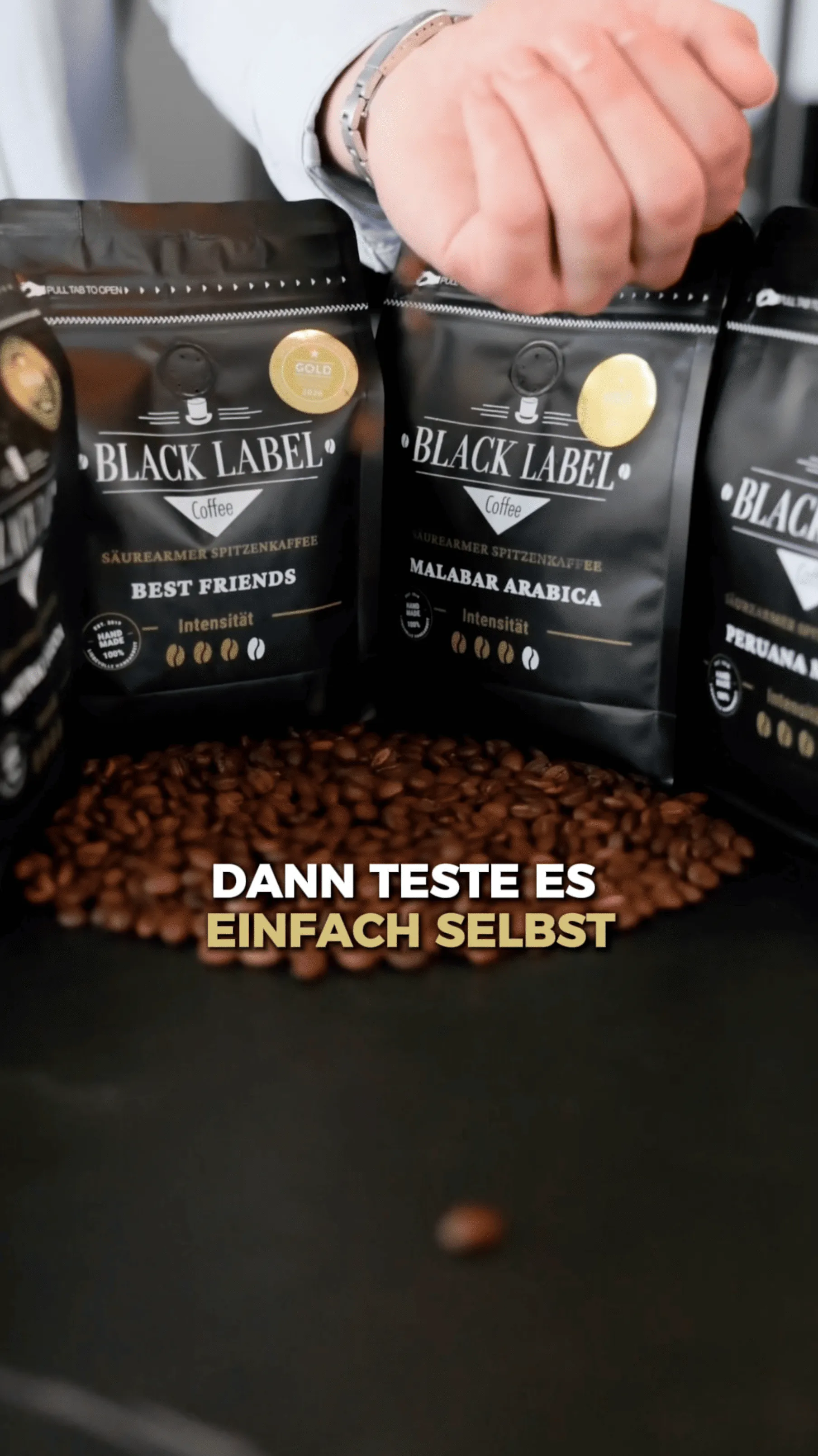 Standbild aus dem Black Label Coffee Video-Ad