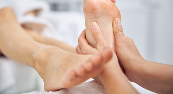 Leichtigkeit für müde Füße – Fußmassage im Privat-Spa des Chalet Schönbuchet