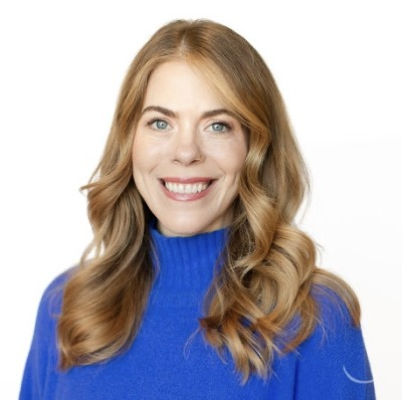 Sarah Davis Headshot