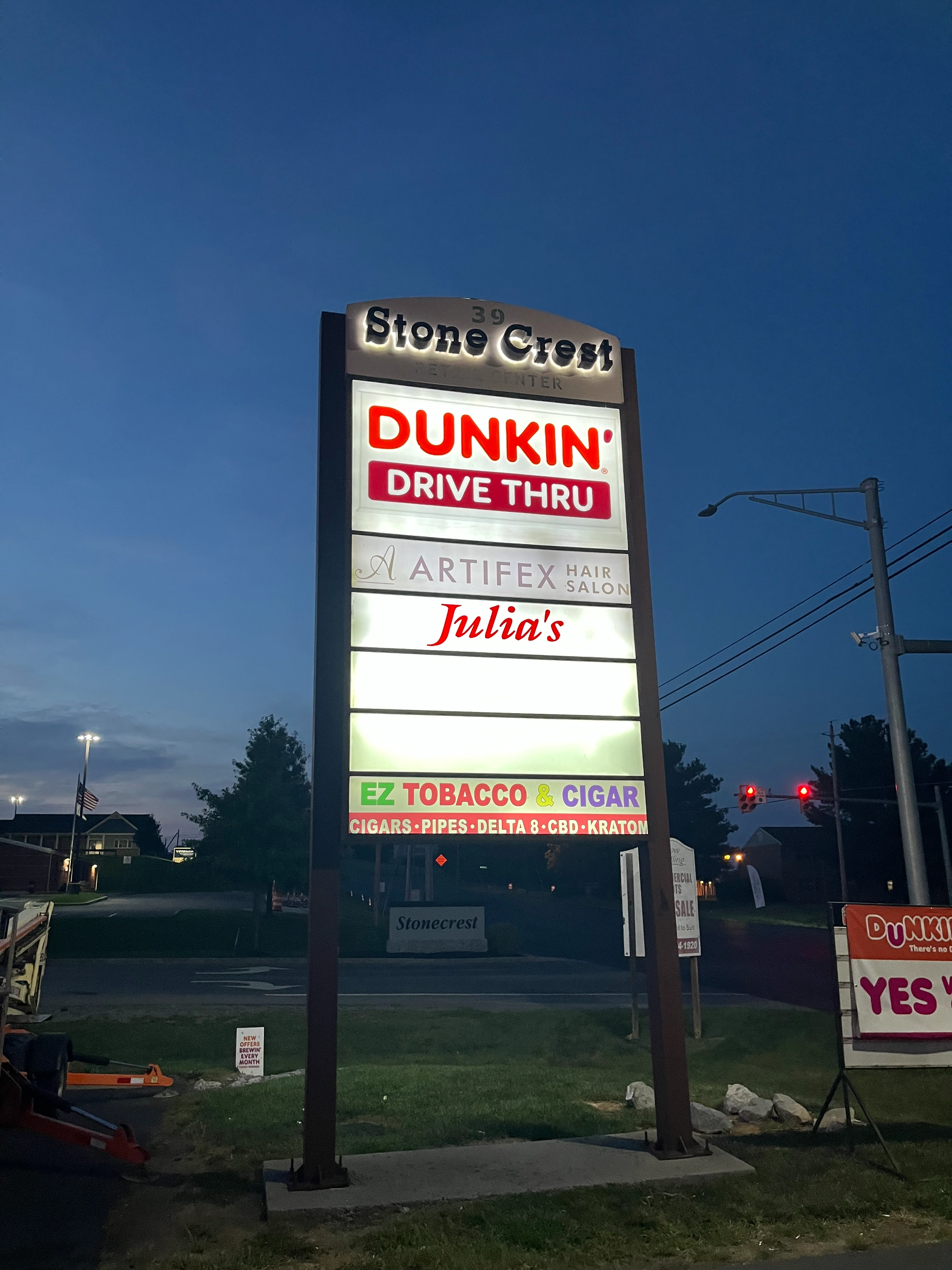 Custom pylon sign for shopping center