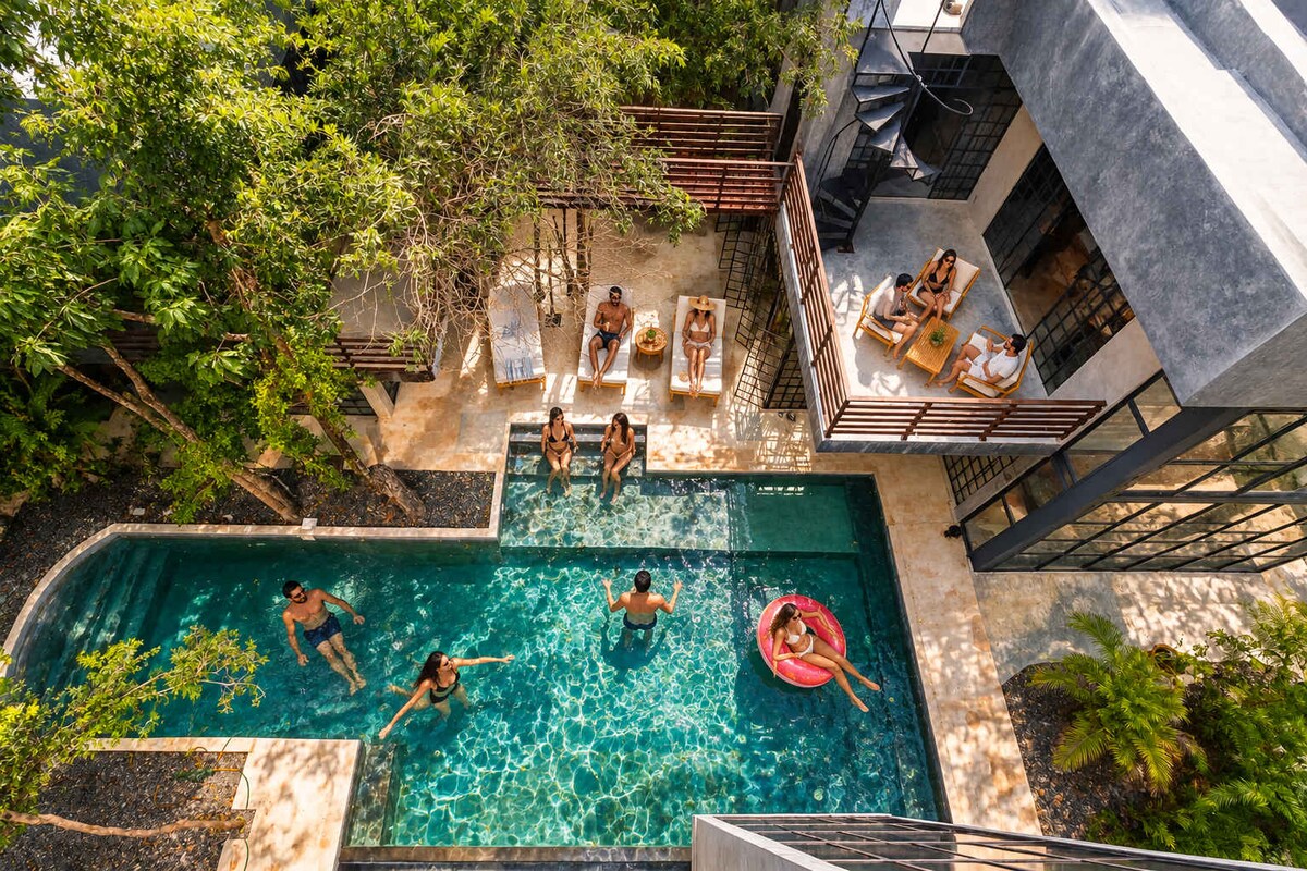 The pool at Ka'an-Tun from above