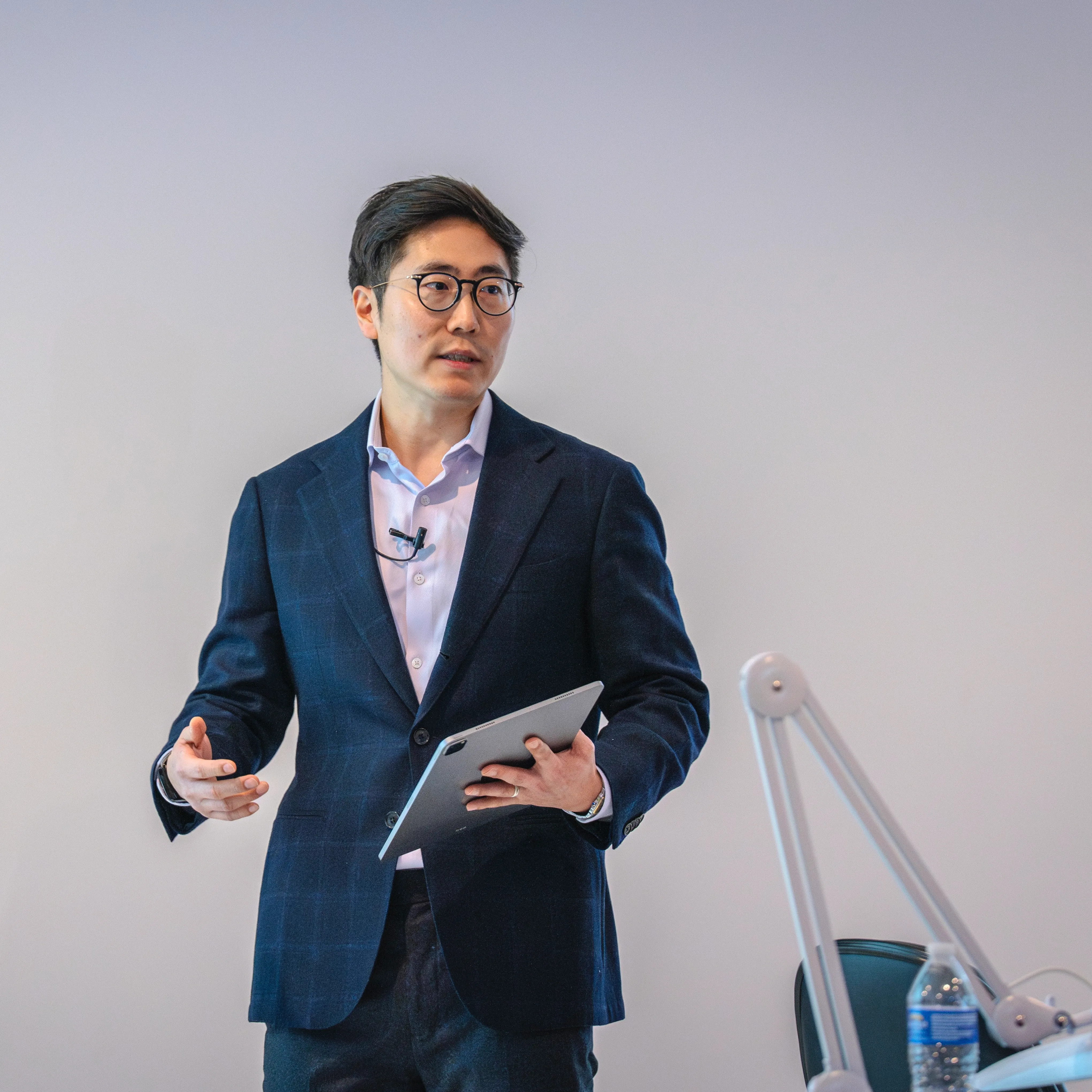 Dr. Chris Kim at an Implant Accelerator course teaching advanced technique