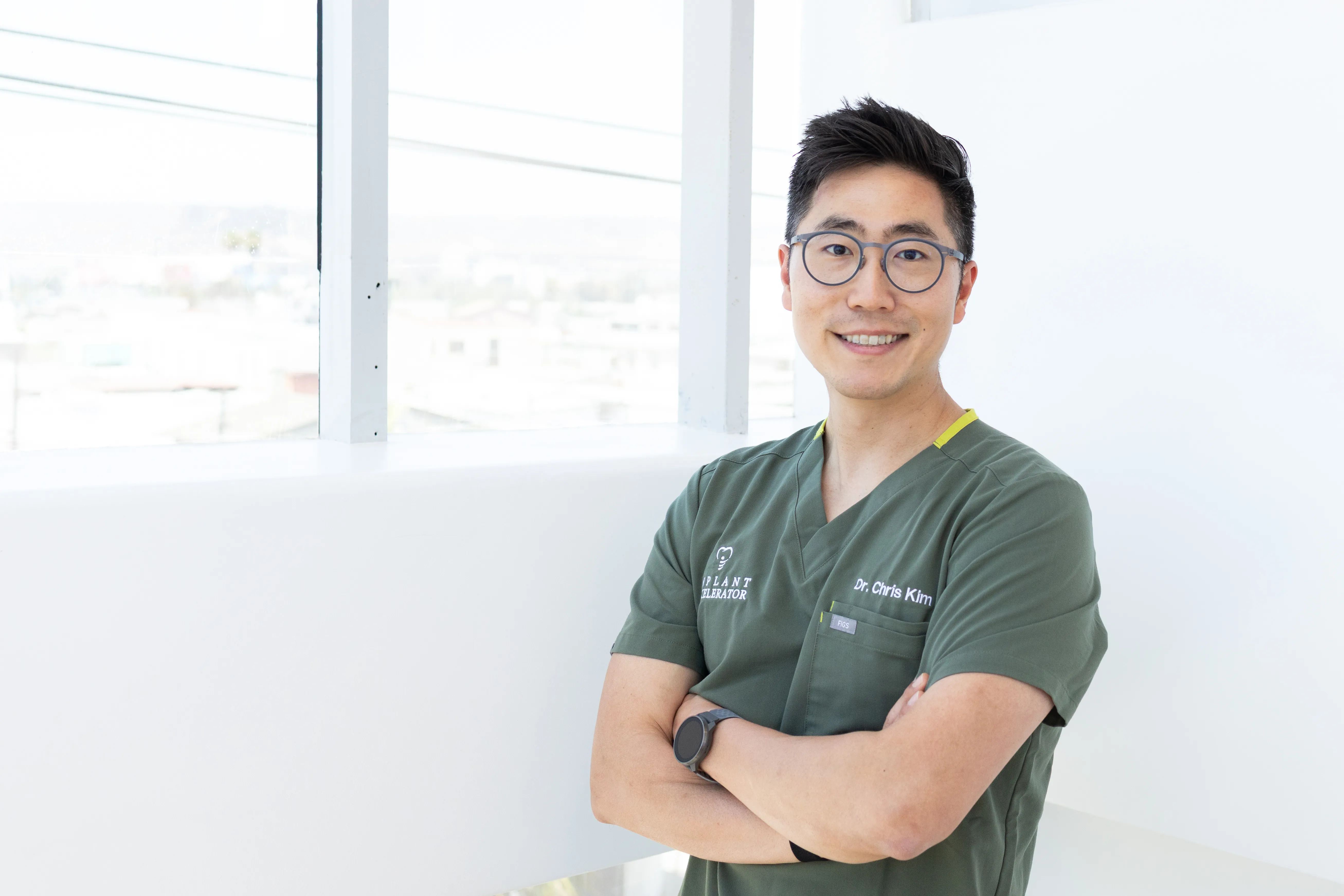Dr. Chris Kim presenting advanced dental training