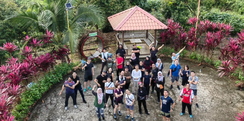 Outdoor team building activity – enhancing teamwork and personal growth in a natural setting
