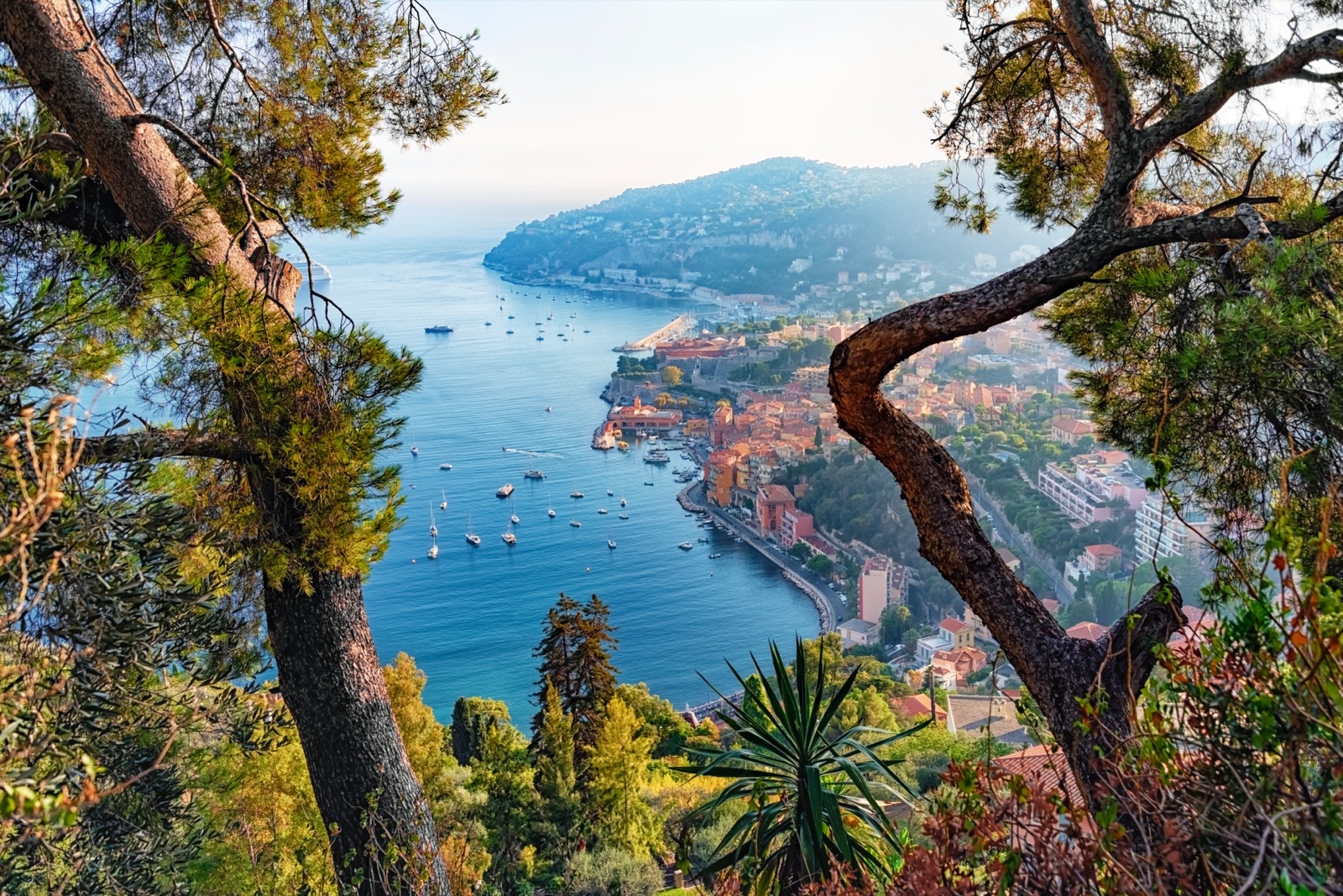The bay of Villefranche from the coastal path