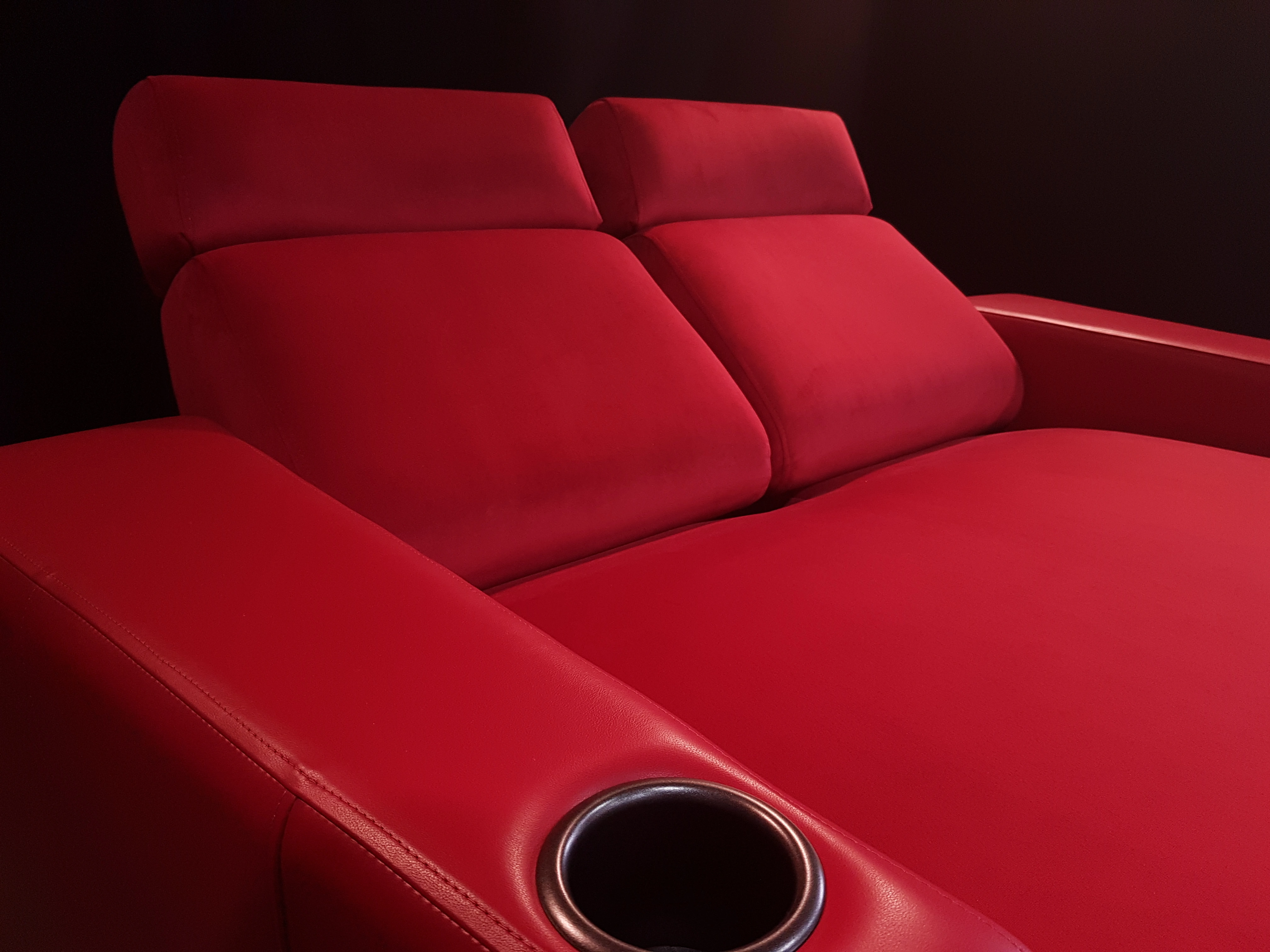 Home Theater Seating Arrangements for Small Rooms