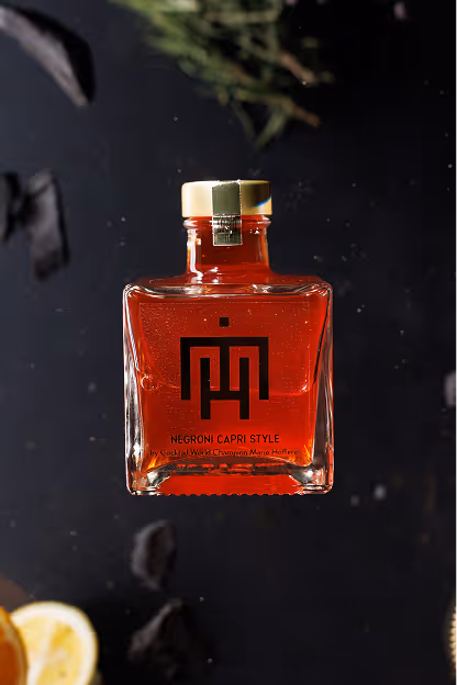 Image of the bottled cocktail negroni.