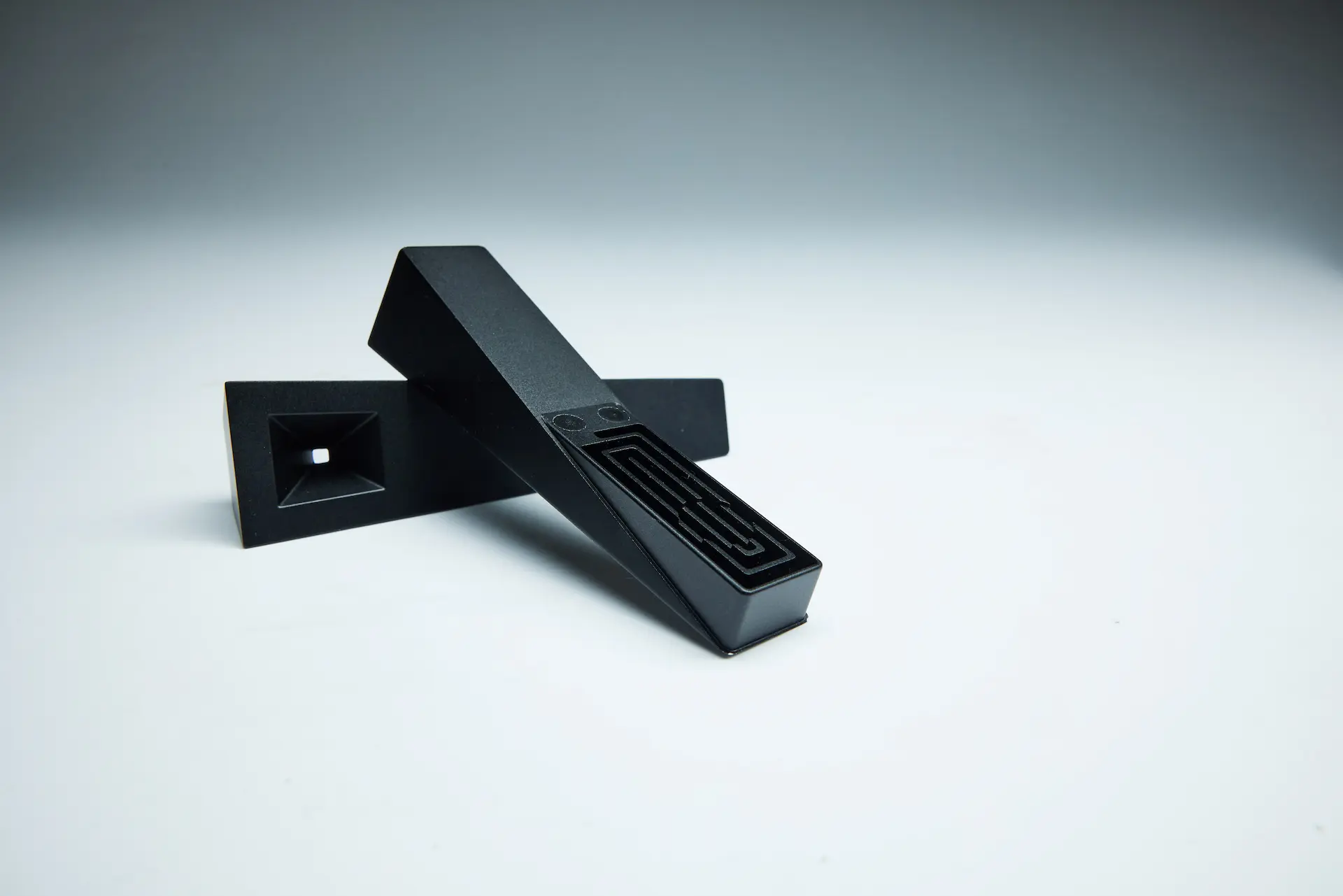 precision-machined aluminum smoking pipe design