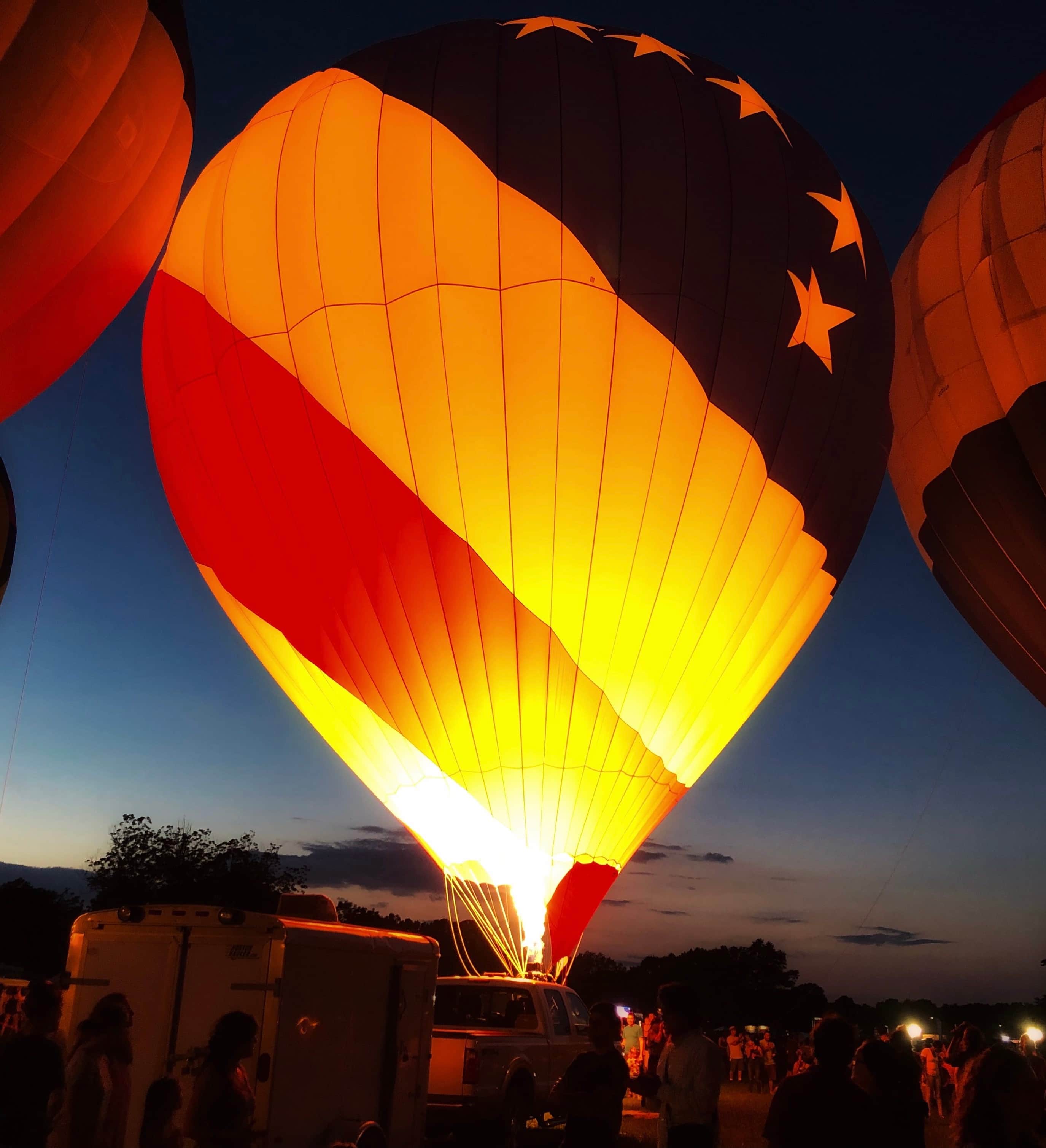 Hot air balloon with an American flag print at duck 