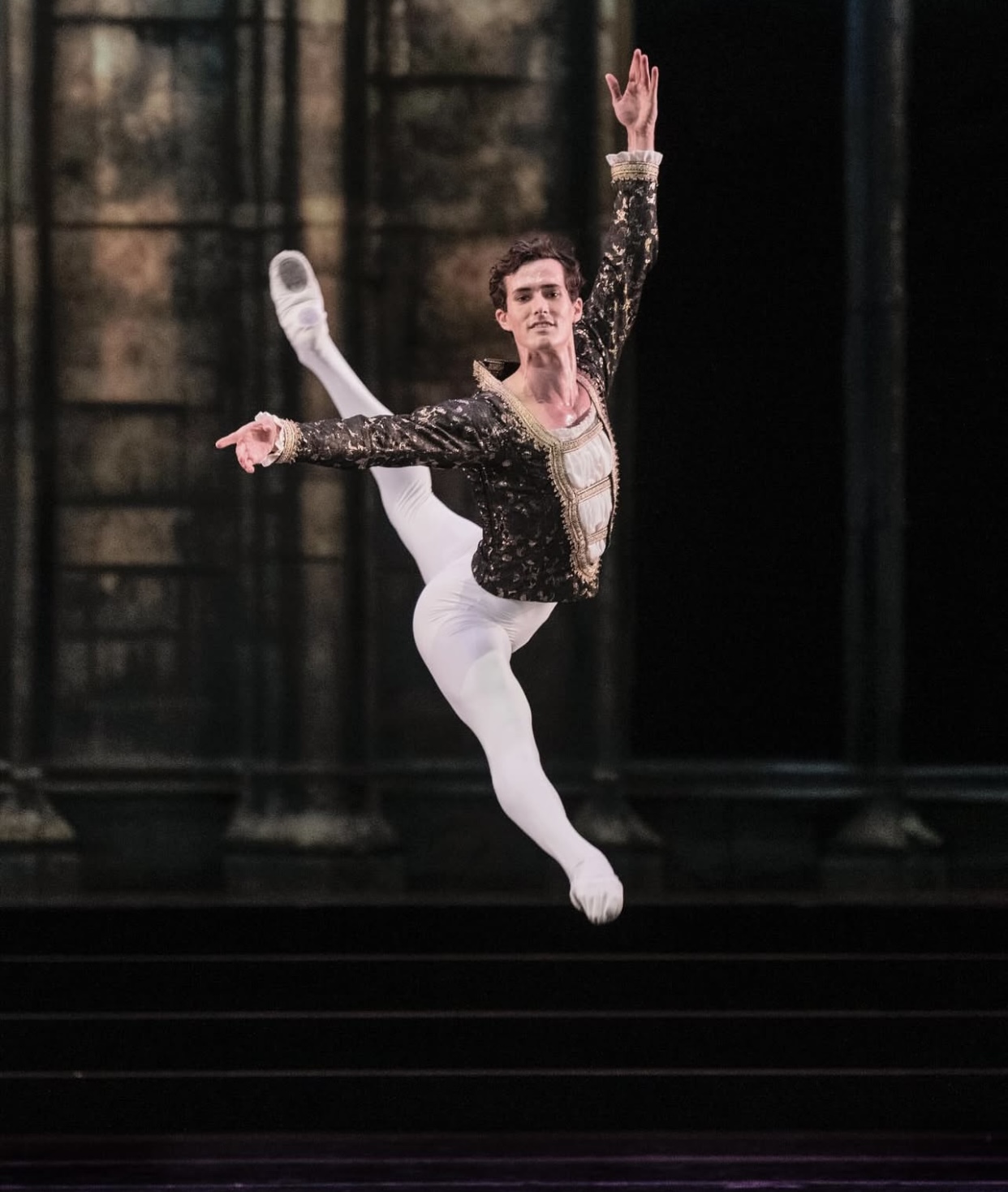 Det er nødvenig å kunne se godt som ballettdanser og etter laserbehandling hos OSLO SYN har Alex fått godt syn