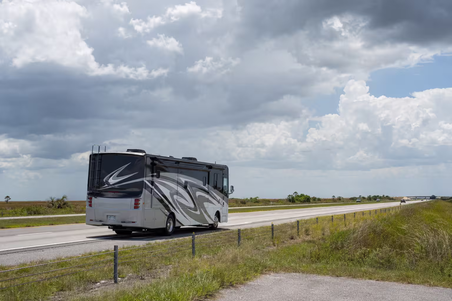 Motorhome crossing Alligator Alley west of Ft. Lauderdale